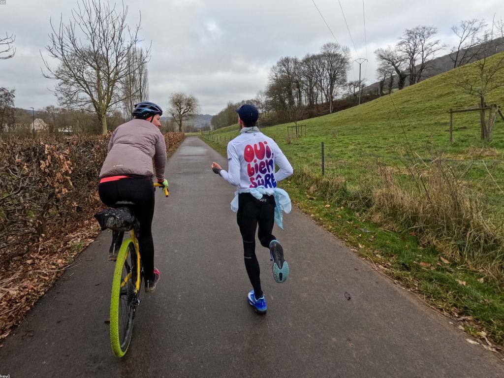 ការប្រកួតកីឡា និងជំនួយ: ការបង្កើតបរិយាប័ន្នសម្រាប់អ្នកកីឡា