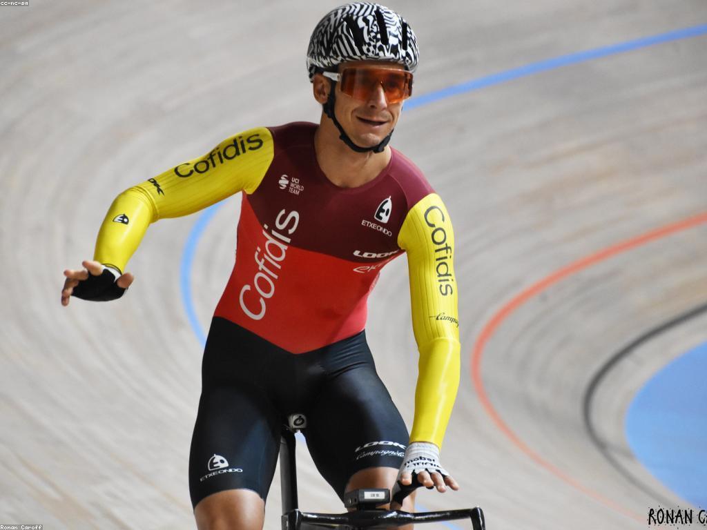 ការប្រកួតកីឡានិងជំនួយ: បញ្ហានៃការប្រកួតកីឡាអ្នកកីឡាករ